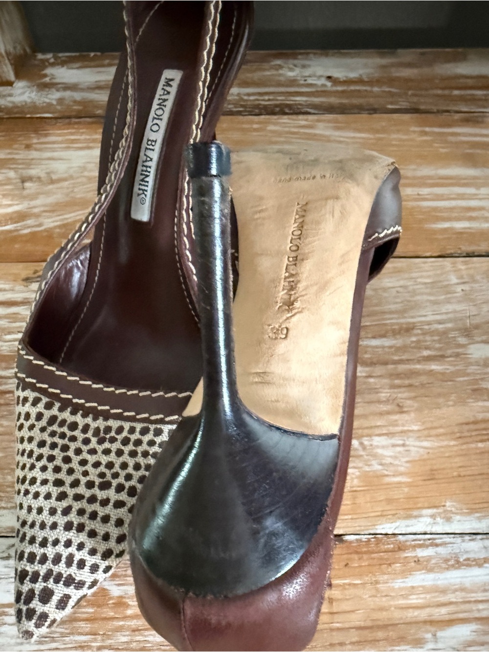Manolo Blahnik Brown Spotted Canvas & Leather Slingback Pumps 38 - Picture 15 of 16